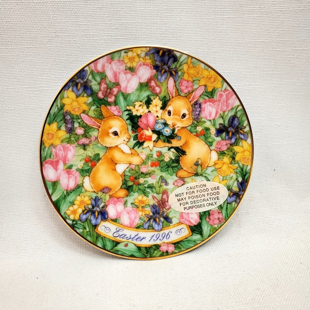 VTG 1996 Avon "Easter Bouquet" Easter Plate W/22k Gold Trim & Plastic Stand NEW!